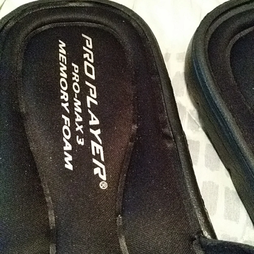NWOT Pro Player pro max memory foam adjustable sandal size 10